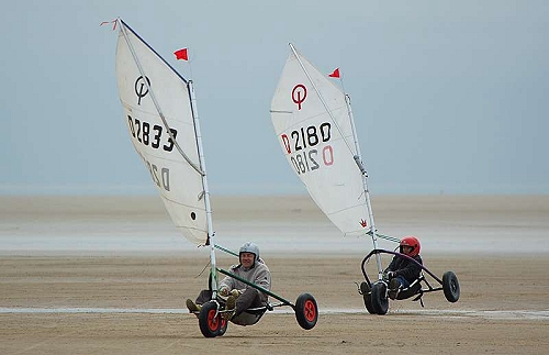 Mini Yacht mit Optimisten-Rigg